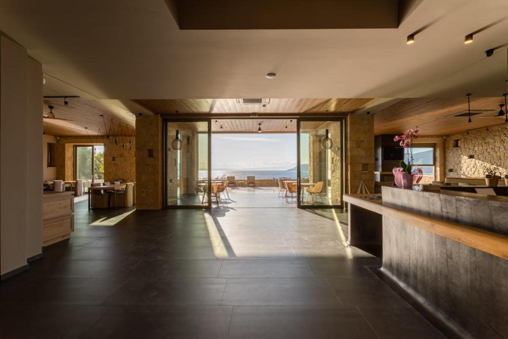 Diapori Suites Hotel Kardhamili Eksteriør billede